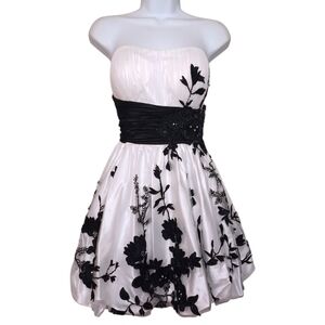 EUREKA Black Sequin Floral Rhinestone White Strapless Bubble Mini Party Dress L